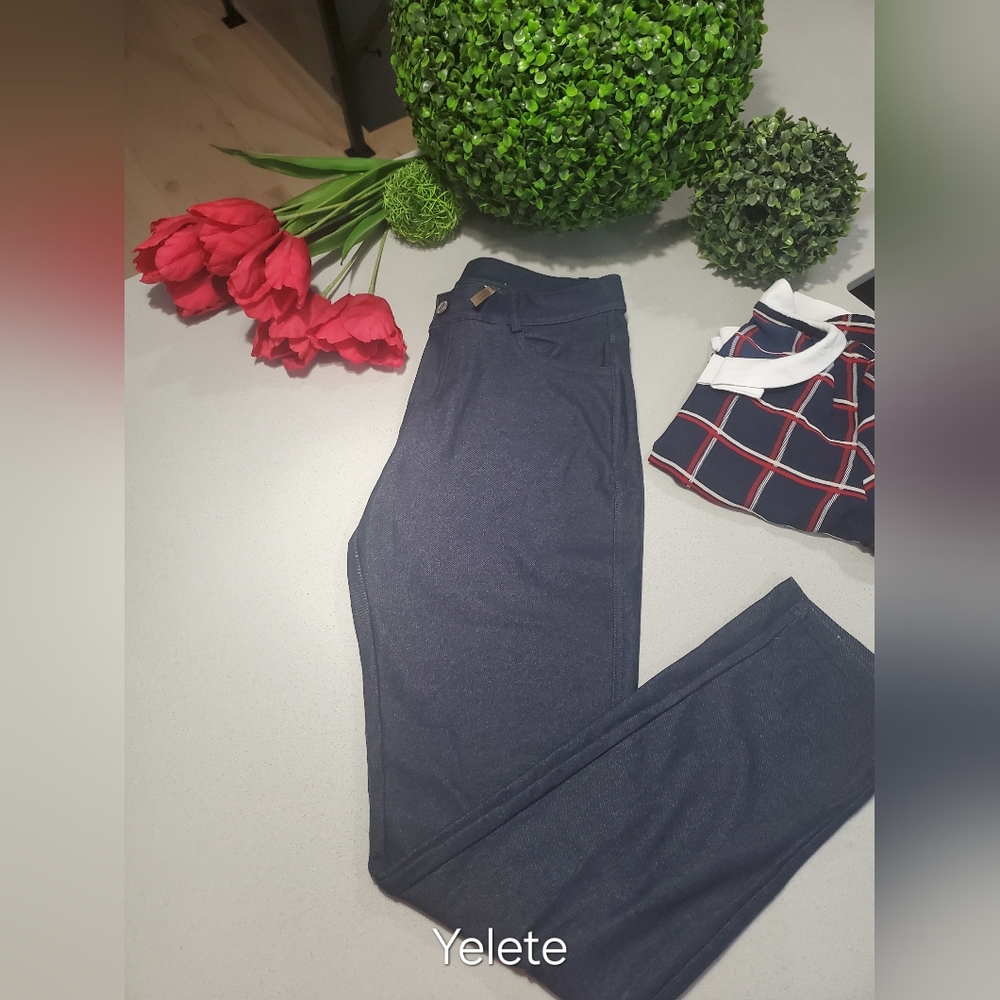 NWOT Yelete Navy Jeggings